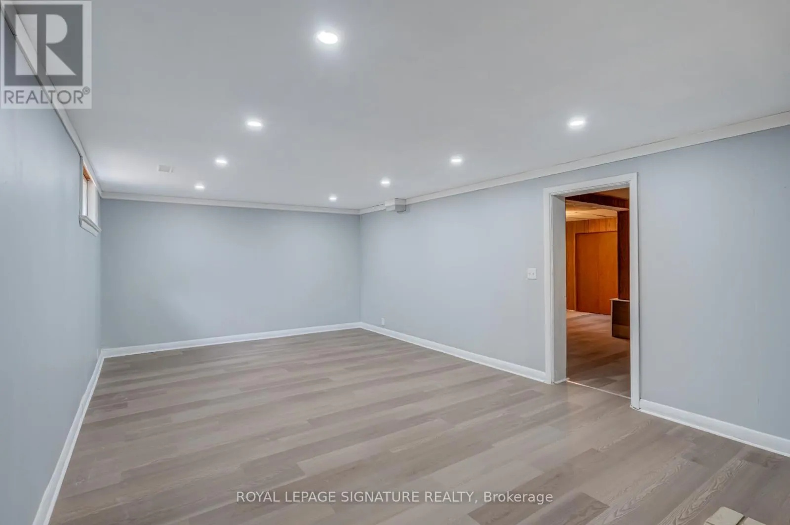 4 STILLBROOK COURT