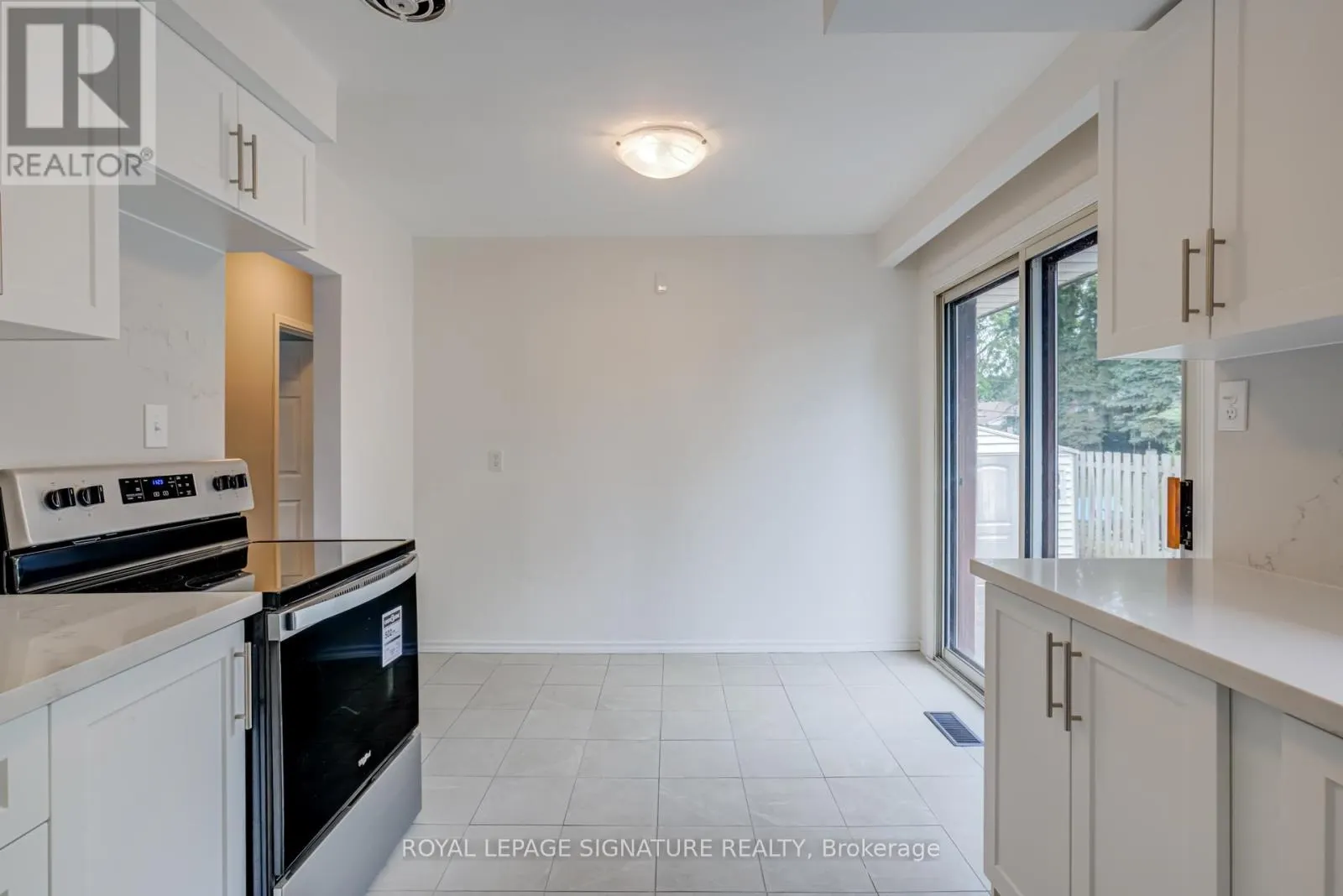 4 STILLBROOK COURT