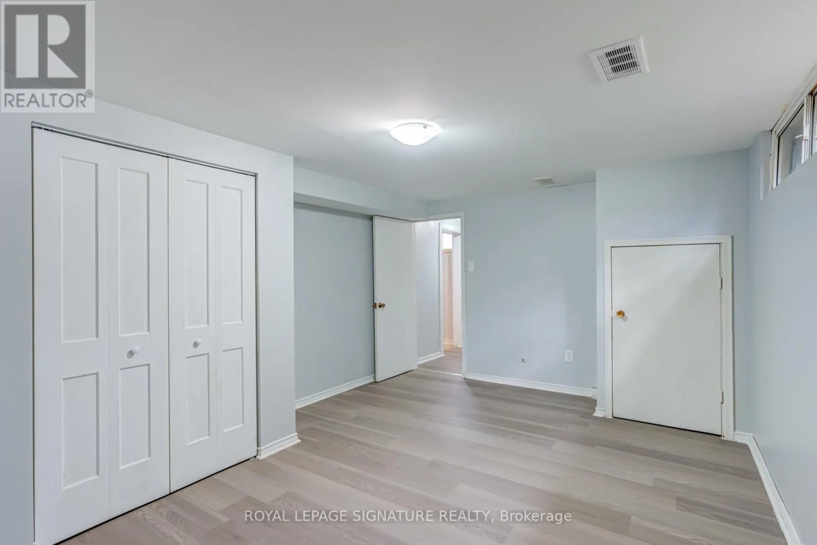 4 STILLBROOK COURT
