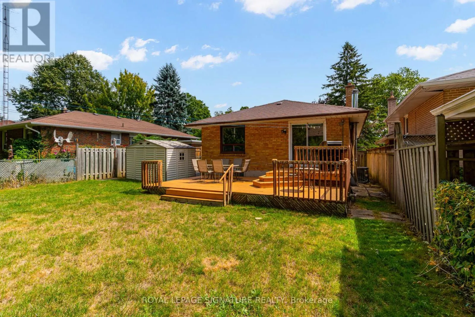 4 STILLBROOK COURT