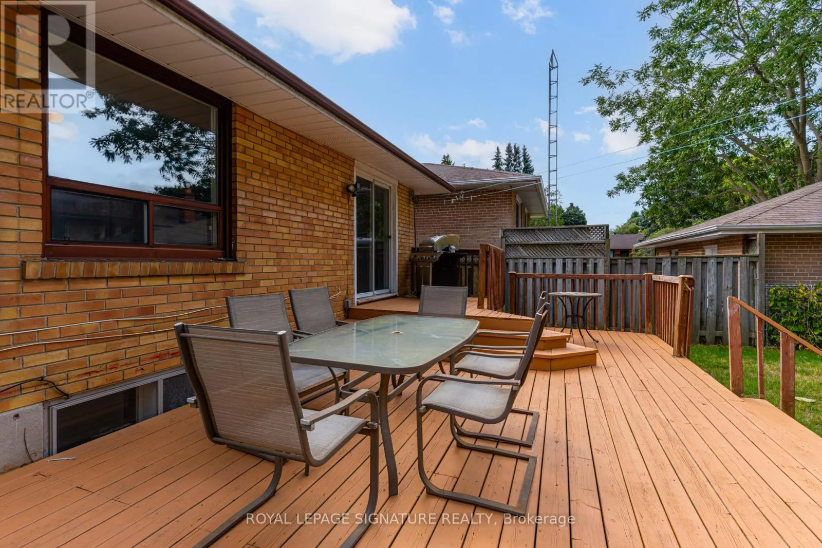 4 STILLBROOK COURT