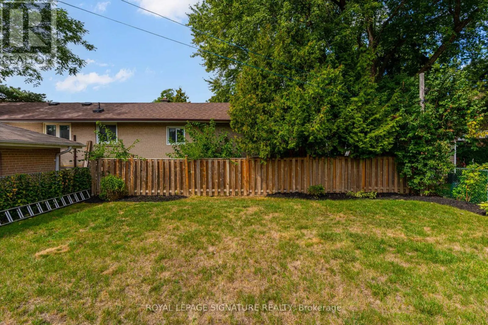 4 STILLBROOK COURT