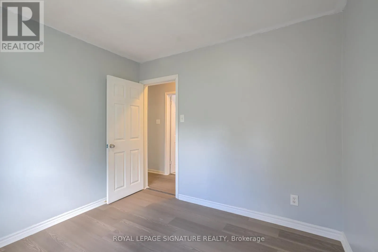 4 STILLBROOK COURT