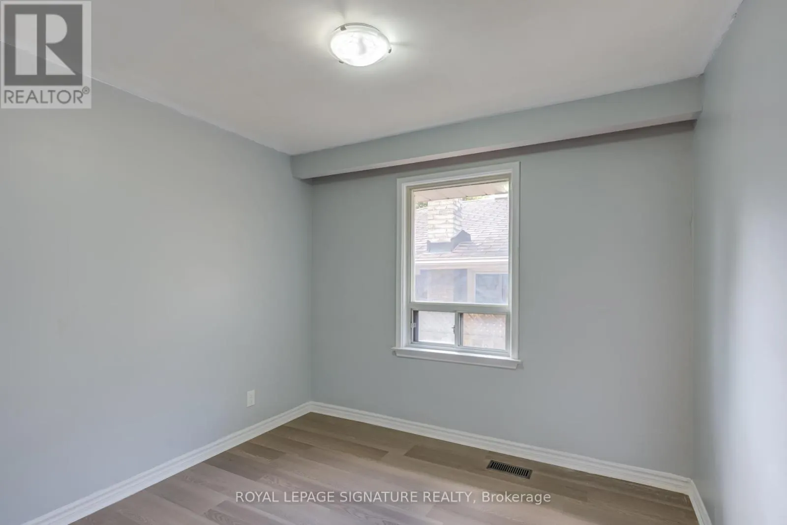4 STILLBROOK COURT