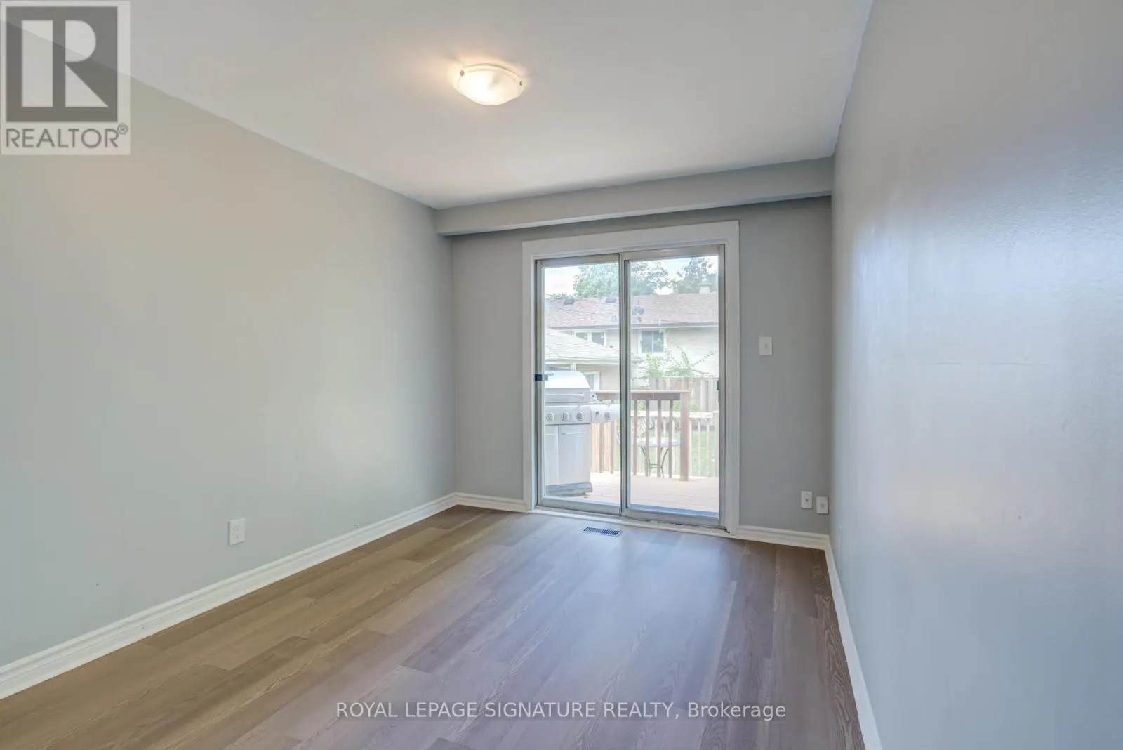 4 STILLBROOK COURT