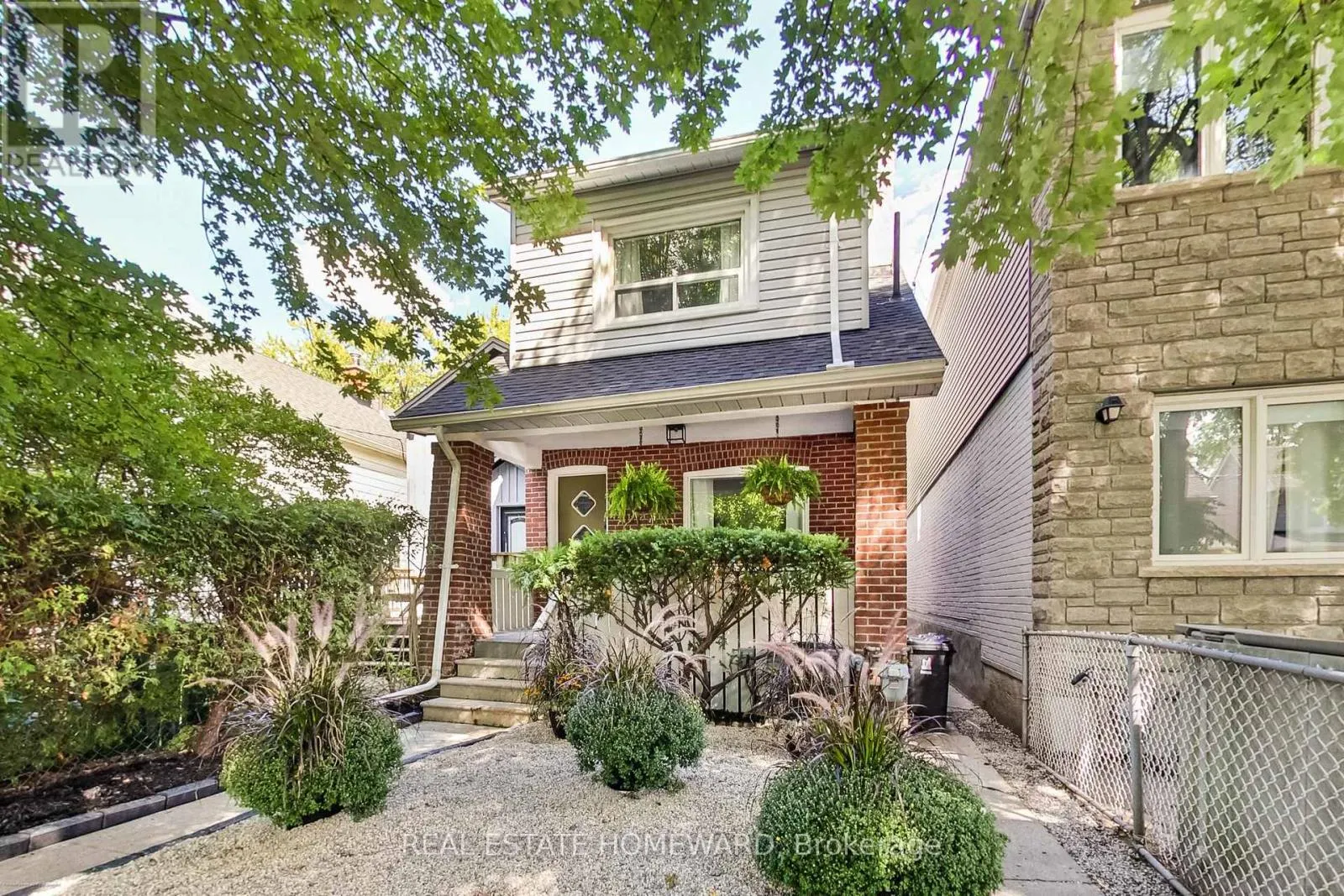 111 PARKMOUNT ROAD