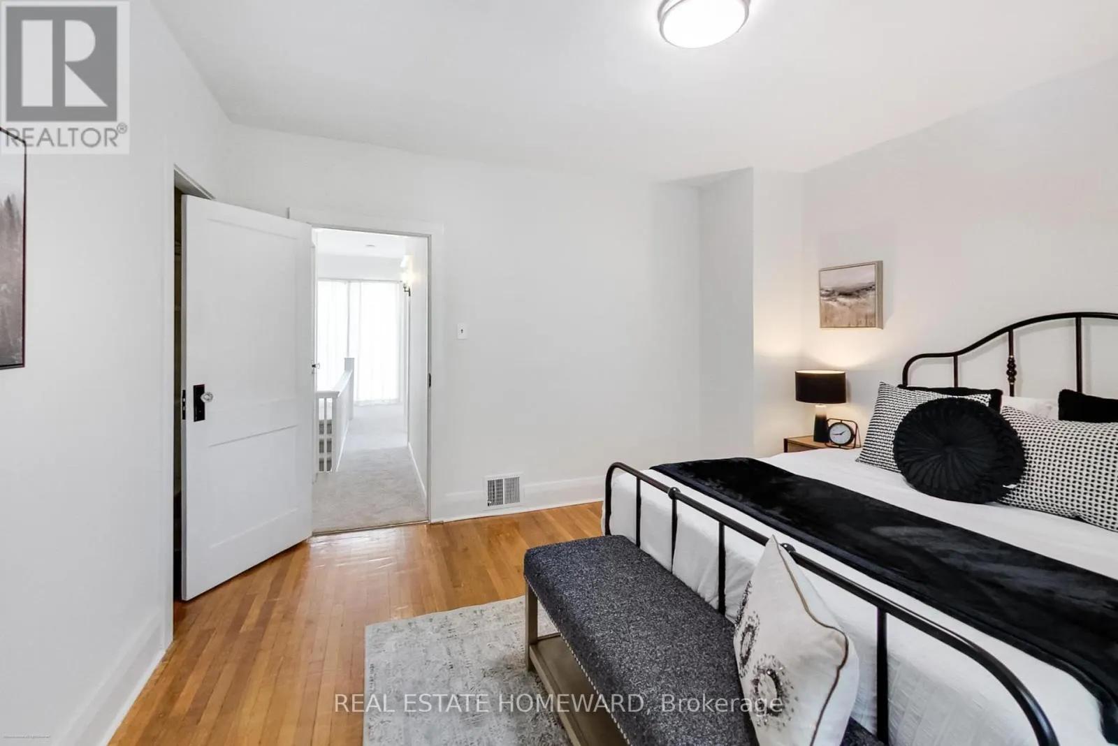 111 PARKMOUNT ROAD