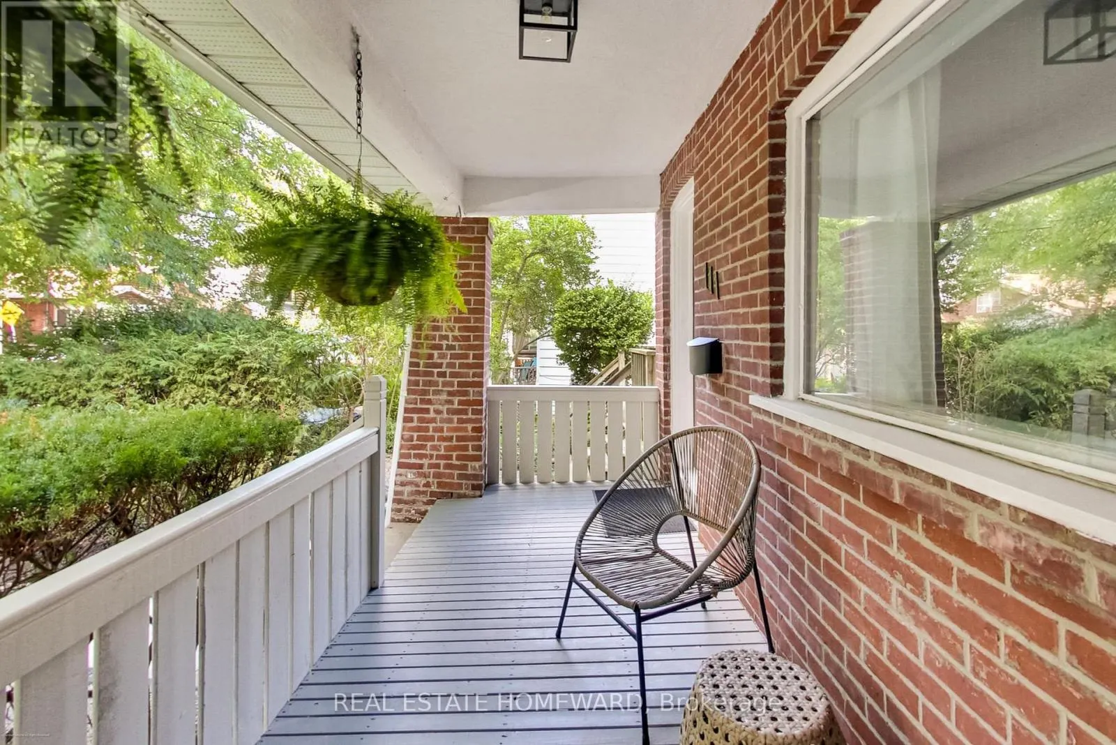 111 PARKMOUNT ROAD