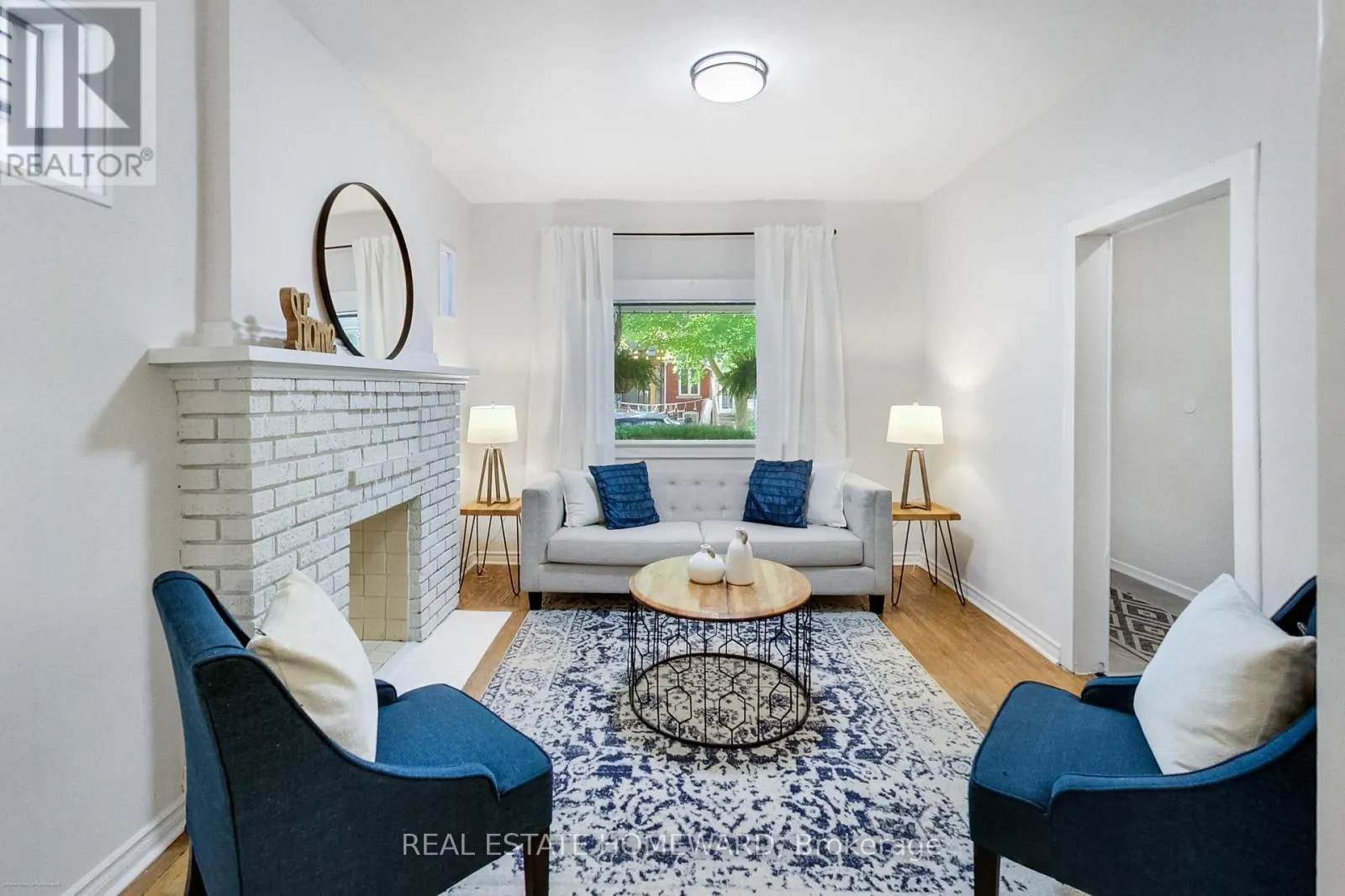 111 PARKMOUNT ROAD
