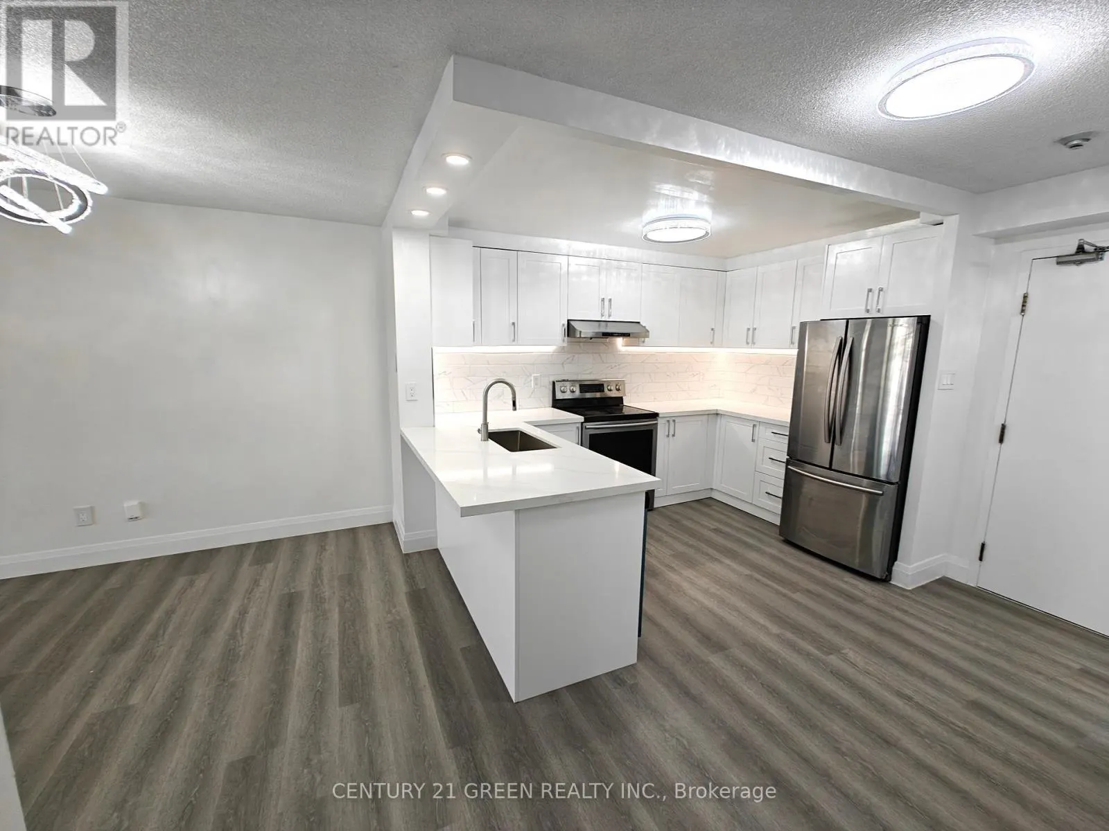 1206 - 4 PARK VISTA