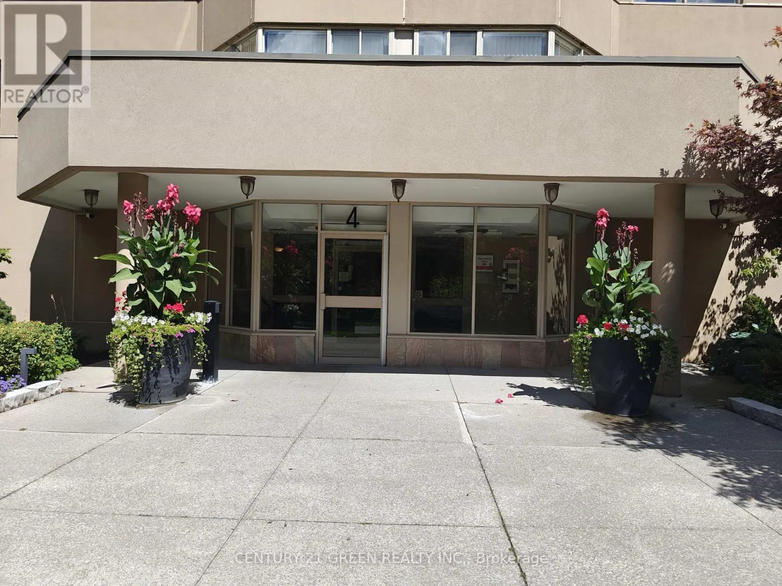 1206 - 4 PARK VISTA