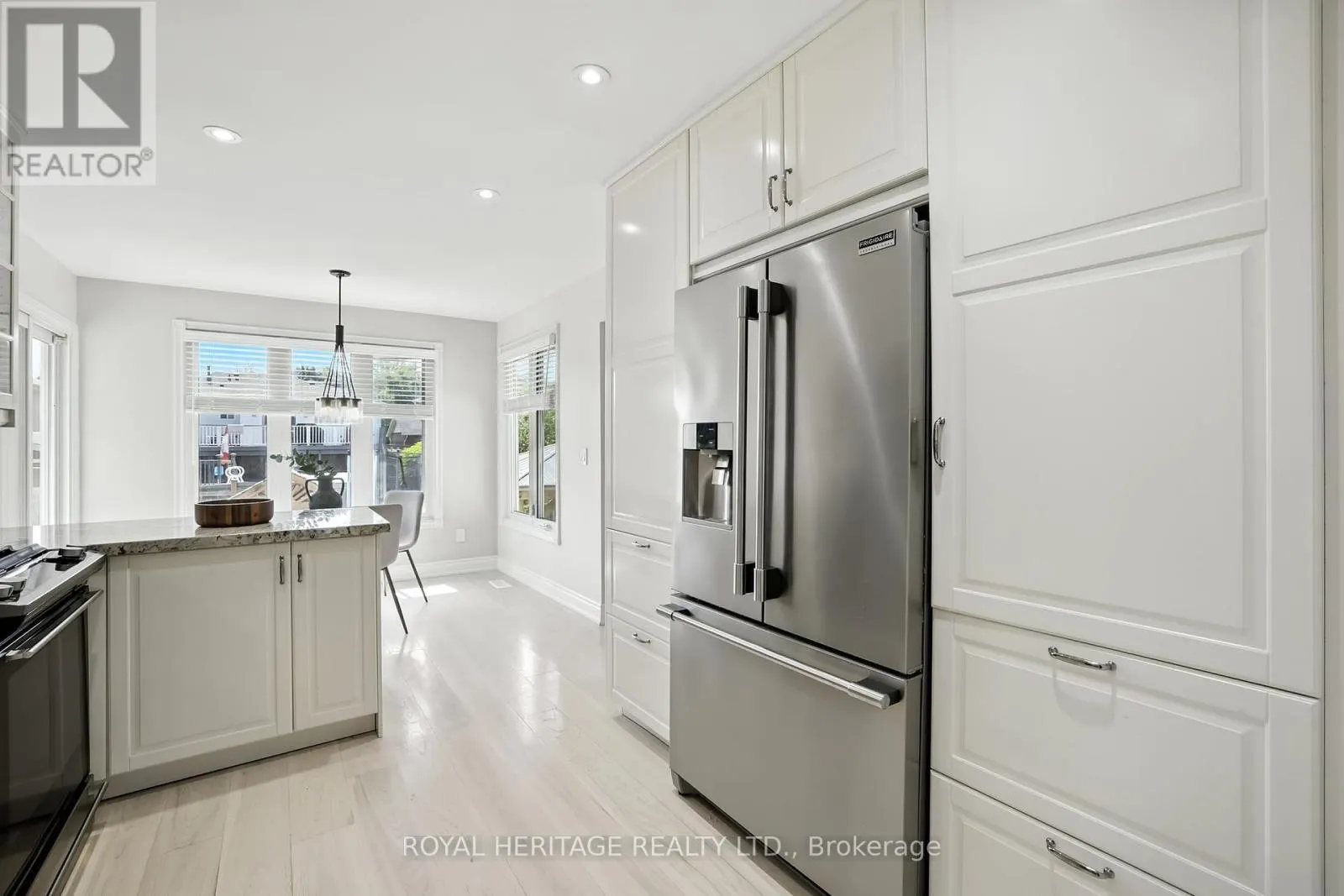 85 PINEDALE CRESCENT
