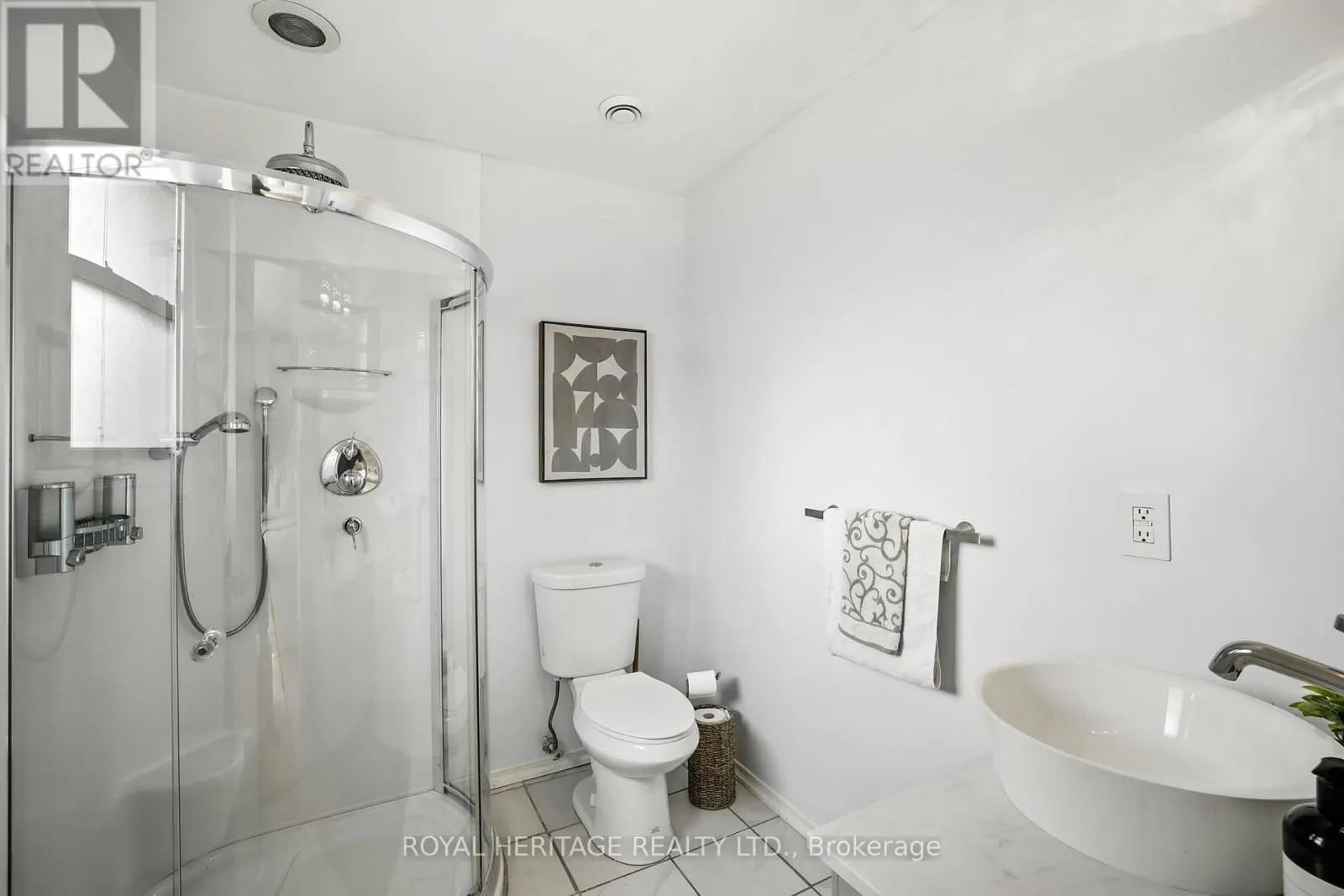 85 PINEDALE CRESCENT