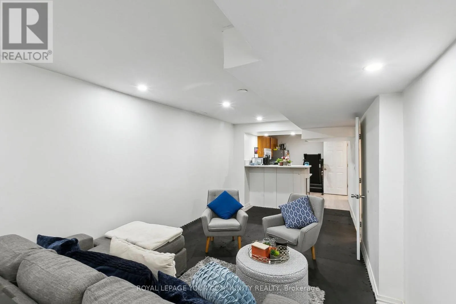10 GREENHALF DRIVE