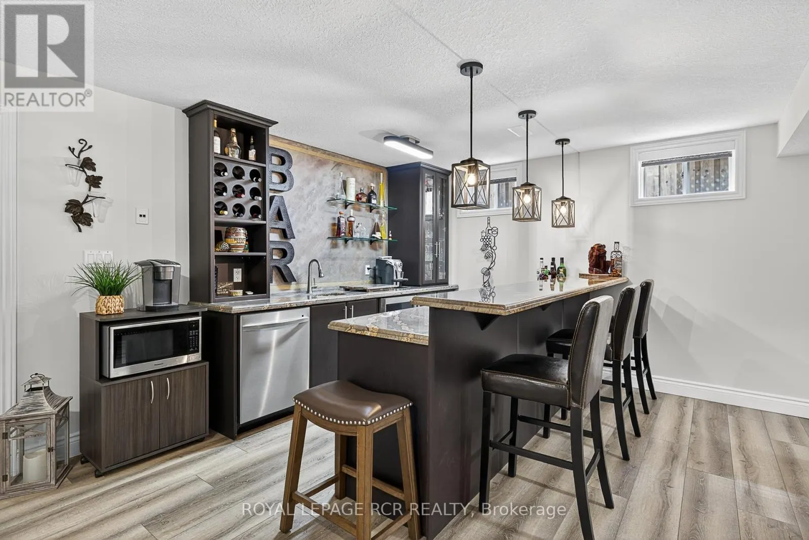 21 CORVINELLI DRIVE