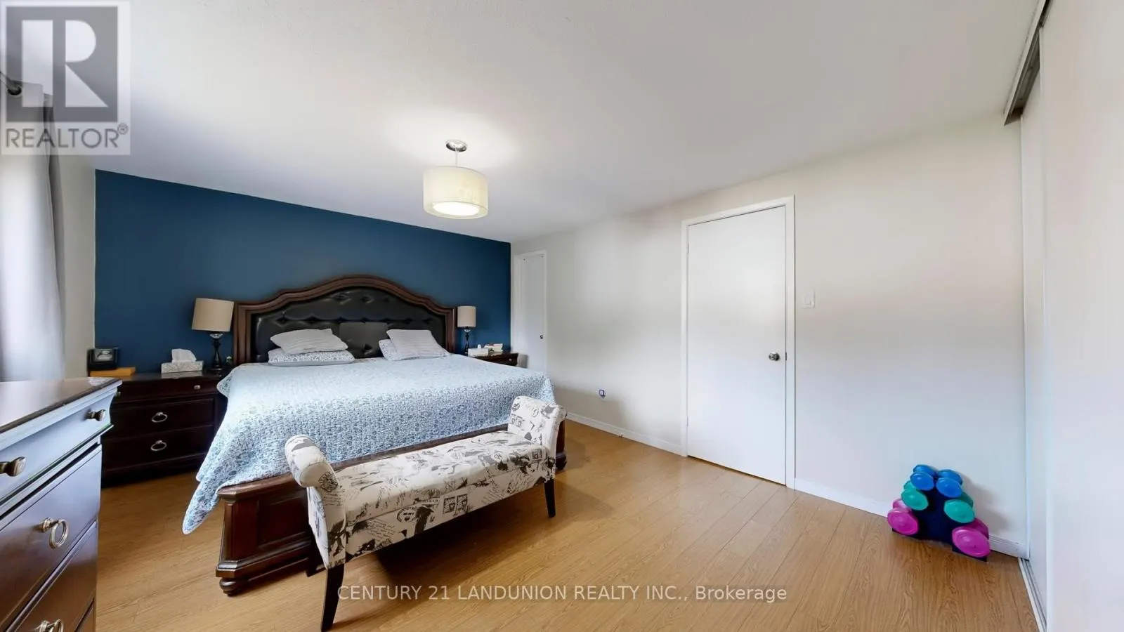 132 SILVER SPRINGS BOULEVARD