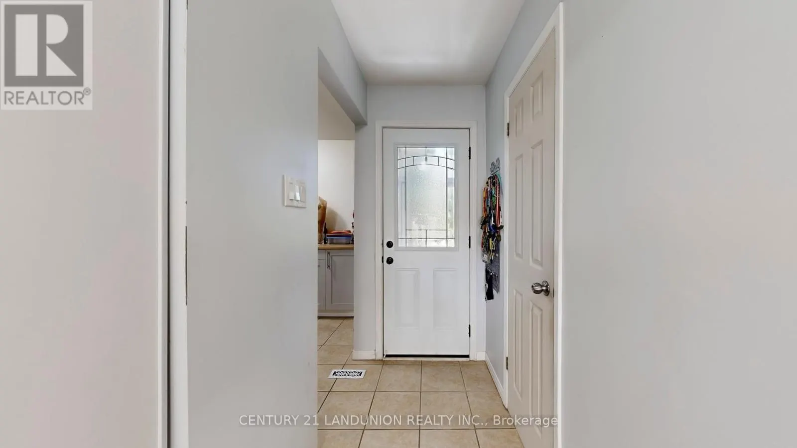 132 SILVER SPRINGS BOULEVARD