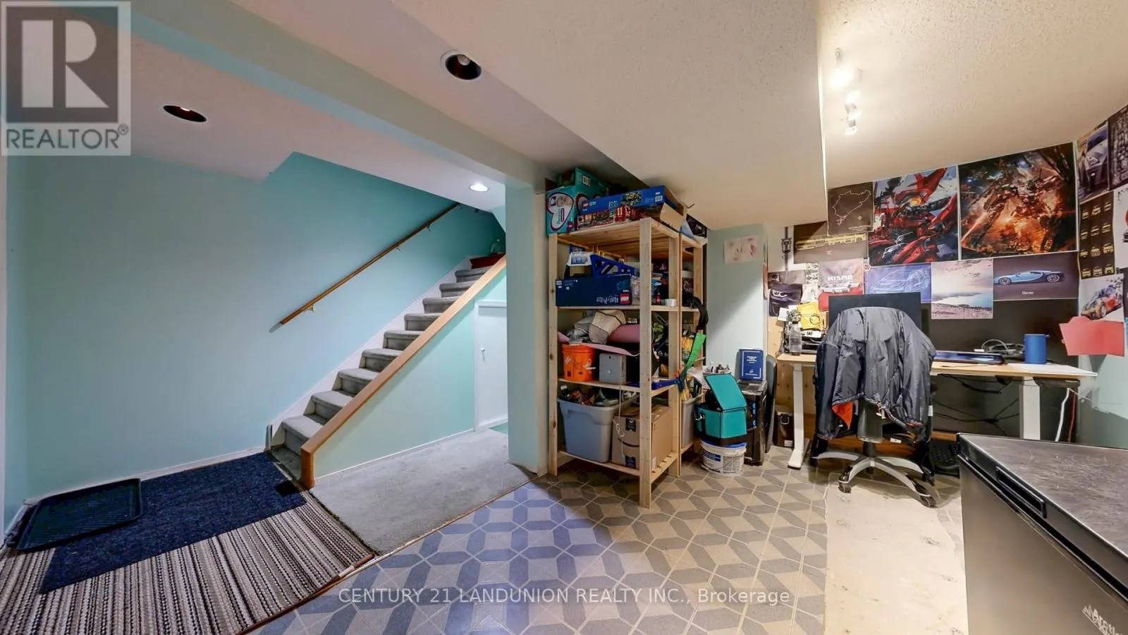 132 SILVER SPRINGS BOULEVARD
