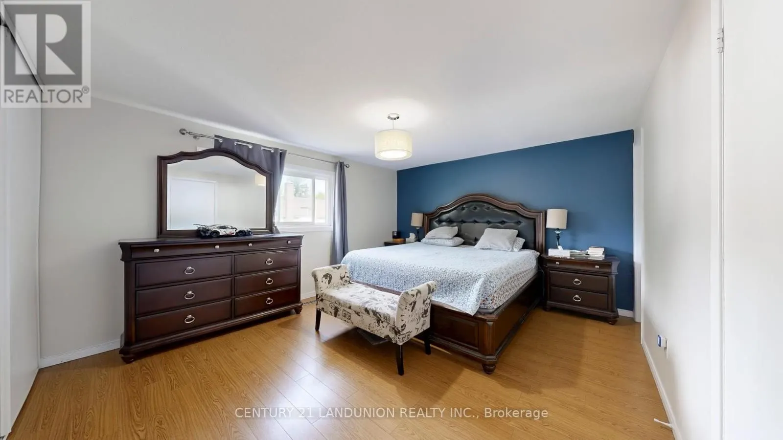132 SILVER SPRINGS BOULEVARD