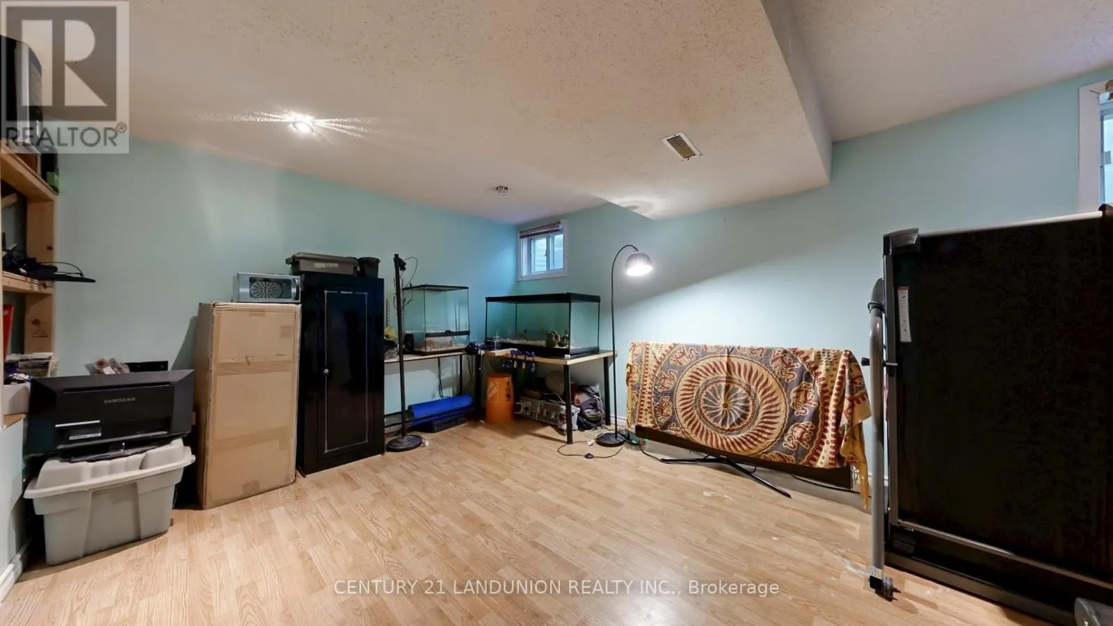 132 SILVER SPRINGS BOULEVARD