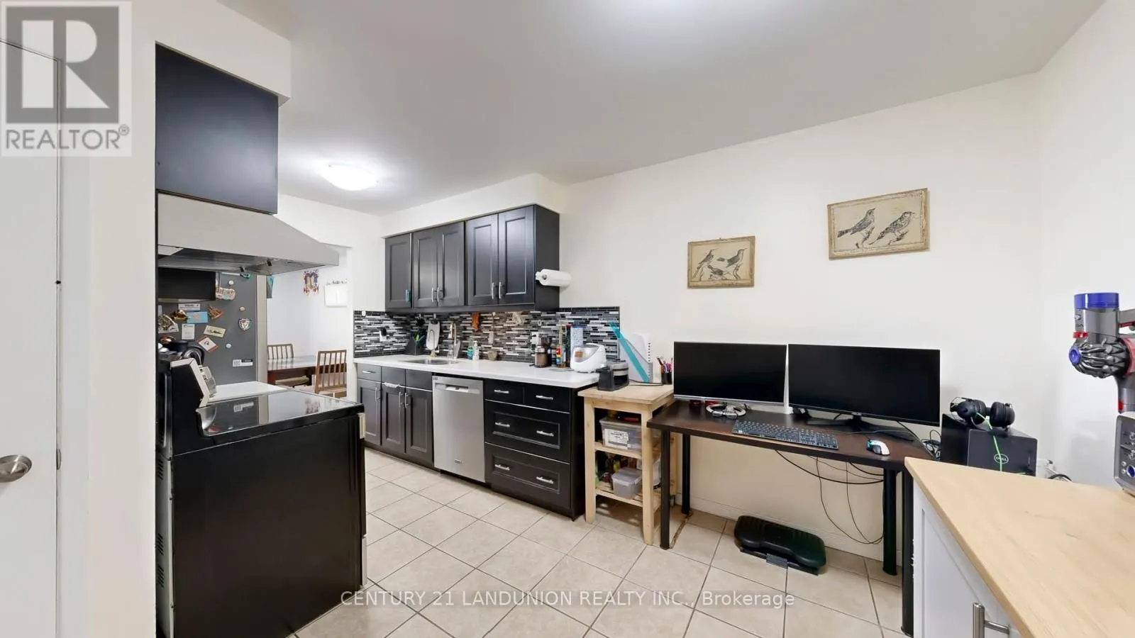 132 SILVER SPRINGS BOULEVARD