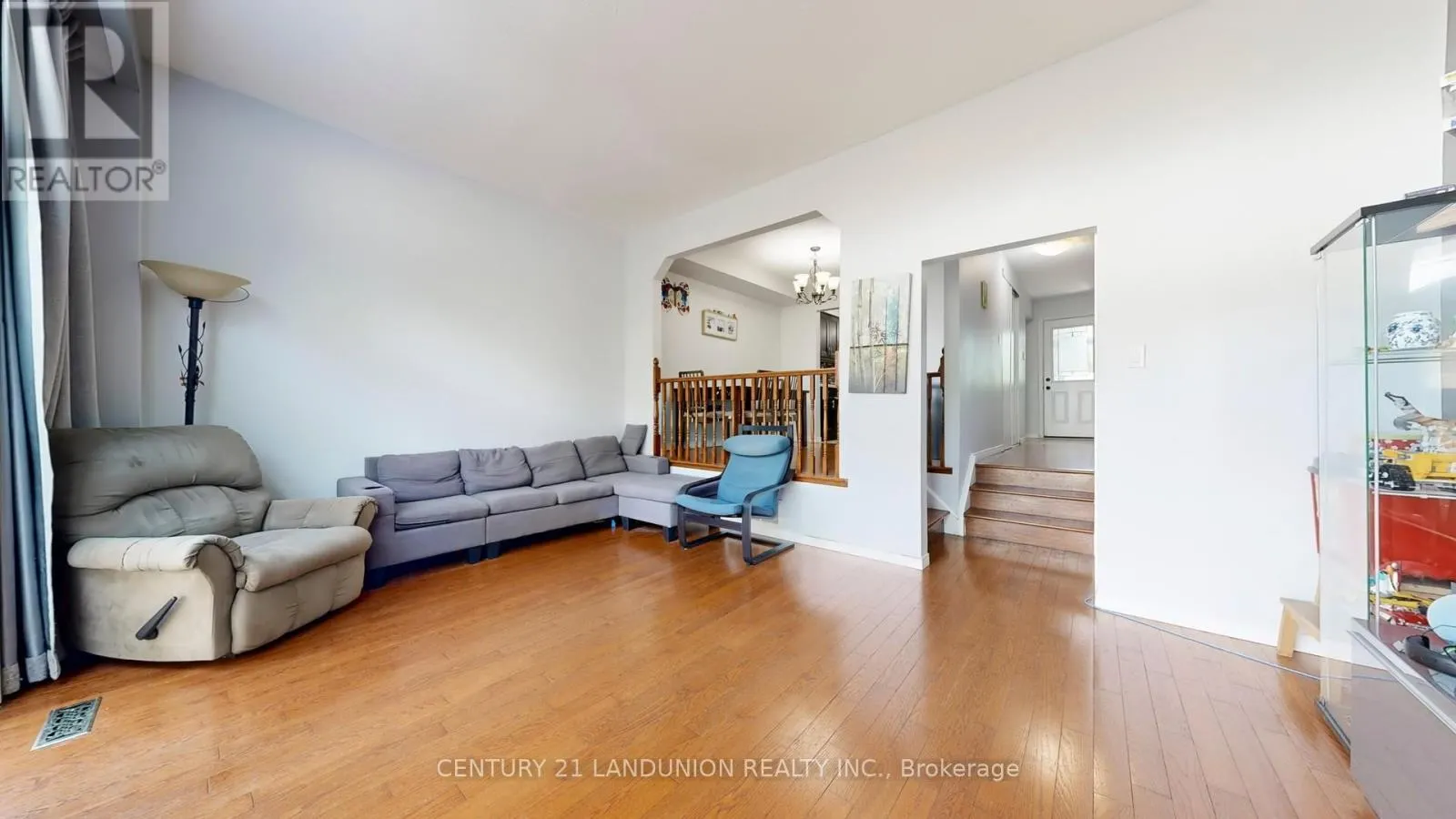 132 SILVER SPRINGS BOULEVARD