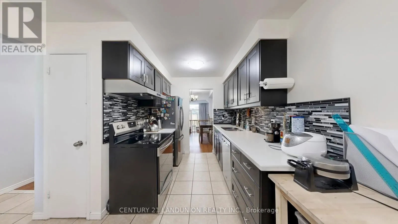 132 SILVER SPRINGS BOULEVARD