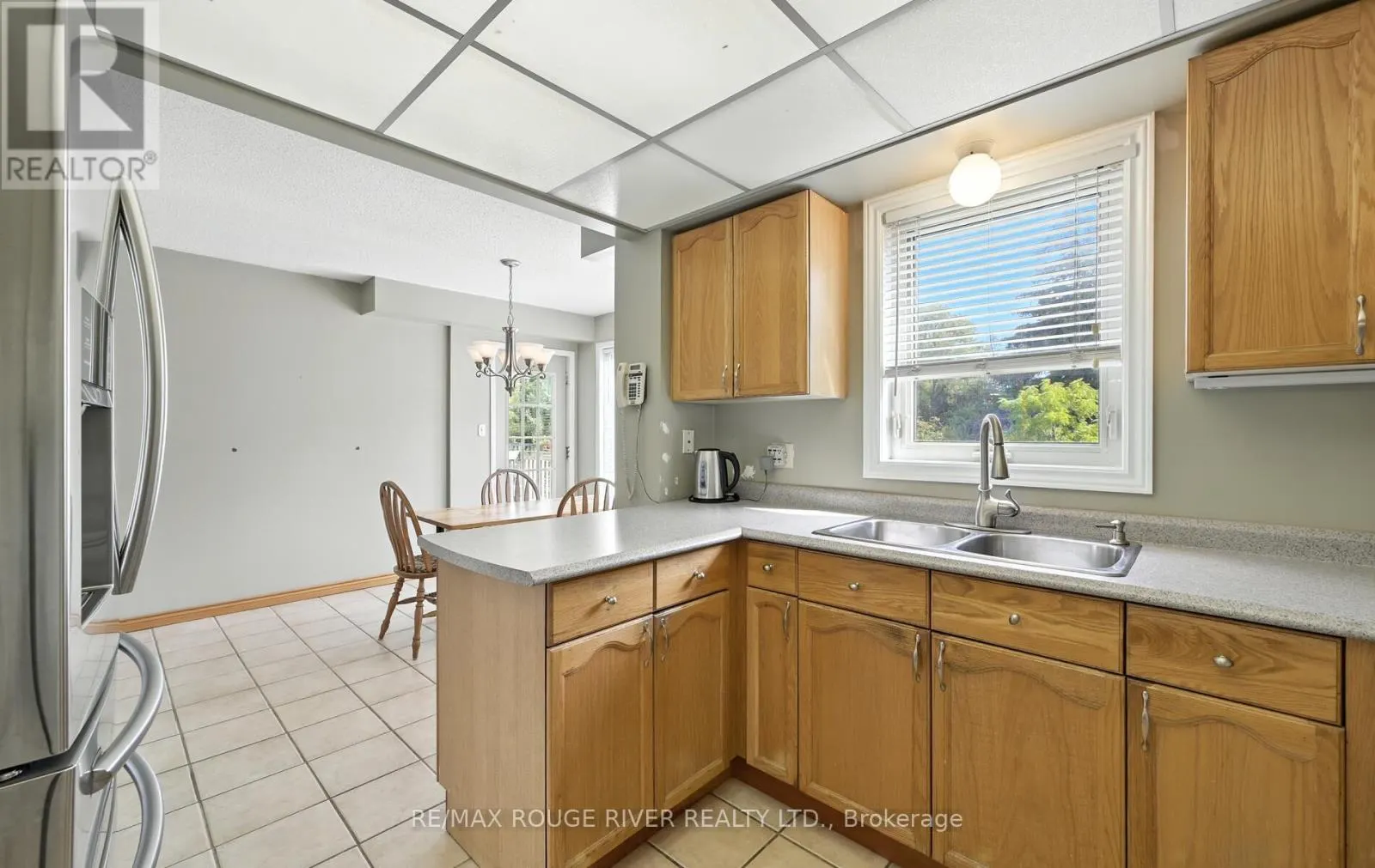 575 DUNROBIN COURT