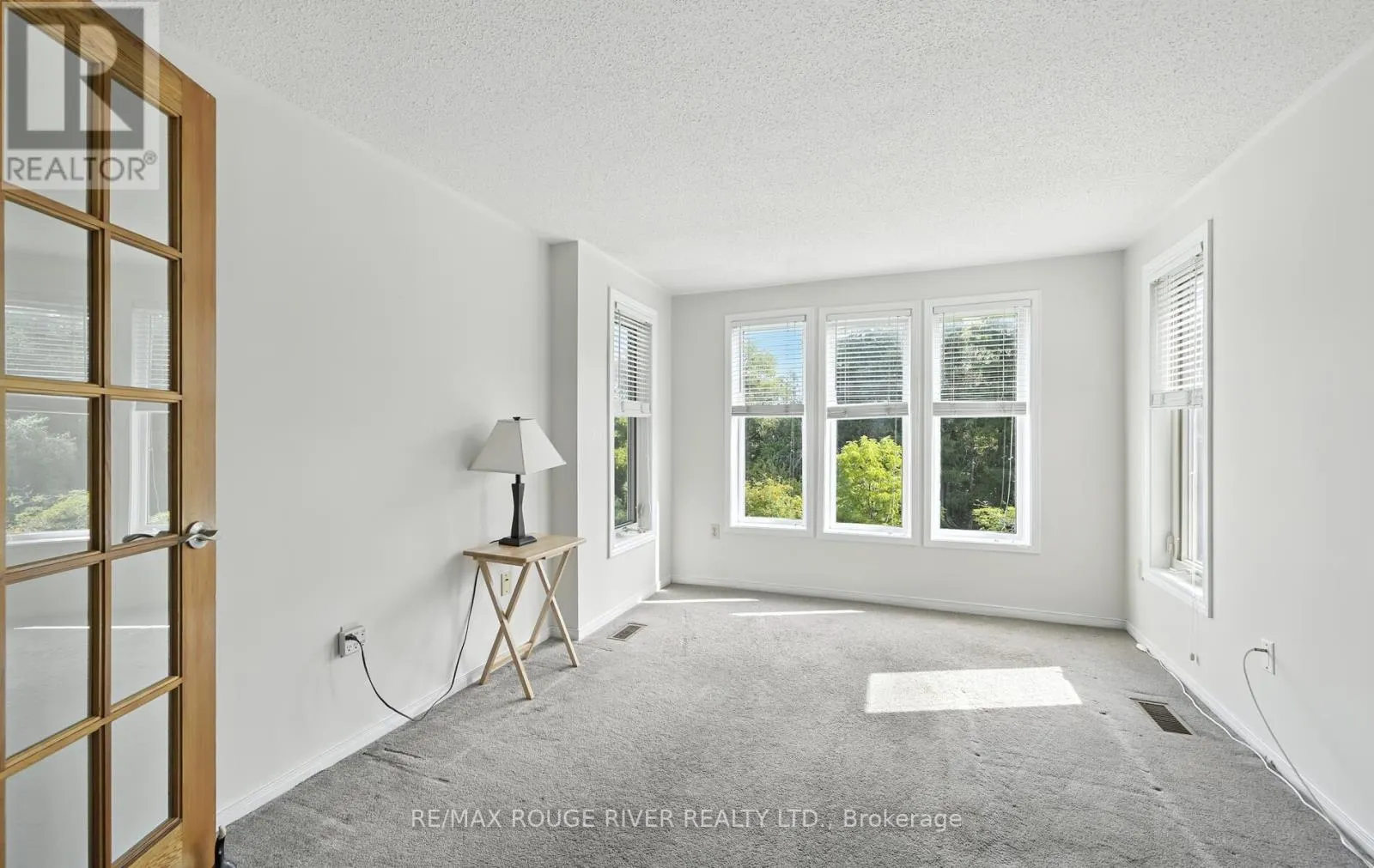 575 DUNROBIN COURT