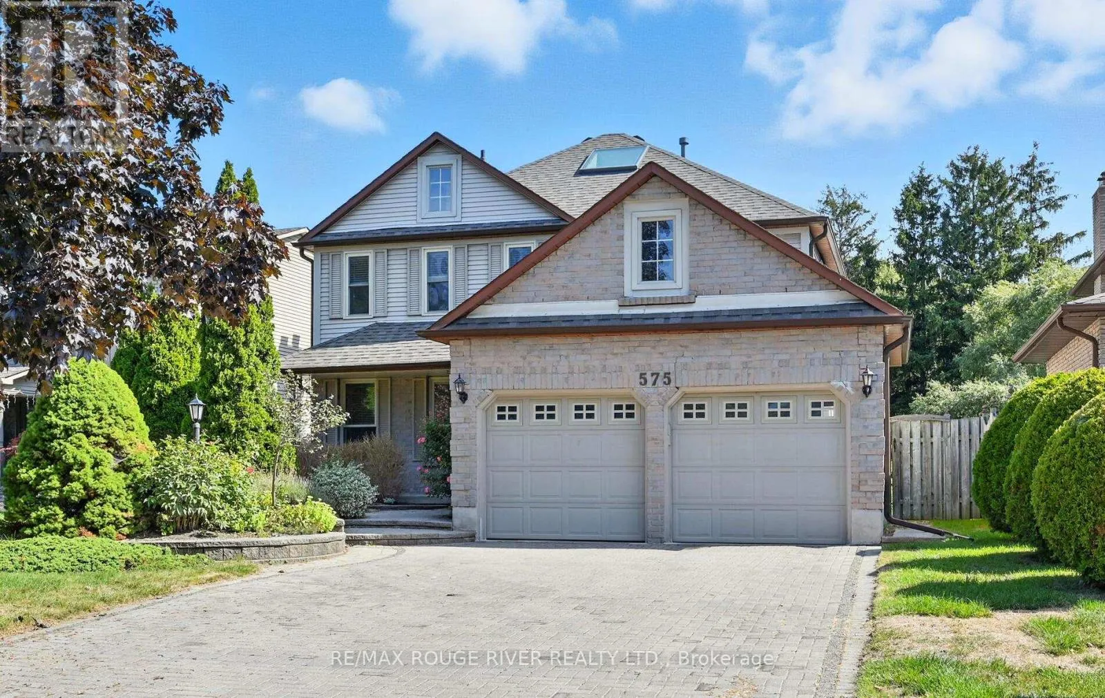 575 DUNROBIN COURT