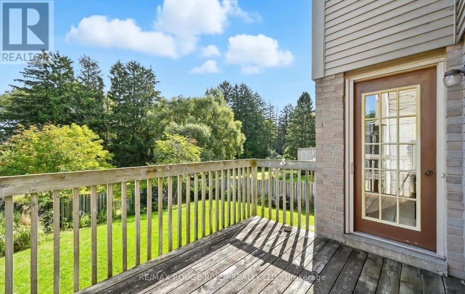 575 DUNROBIN COURT