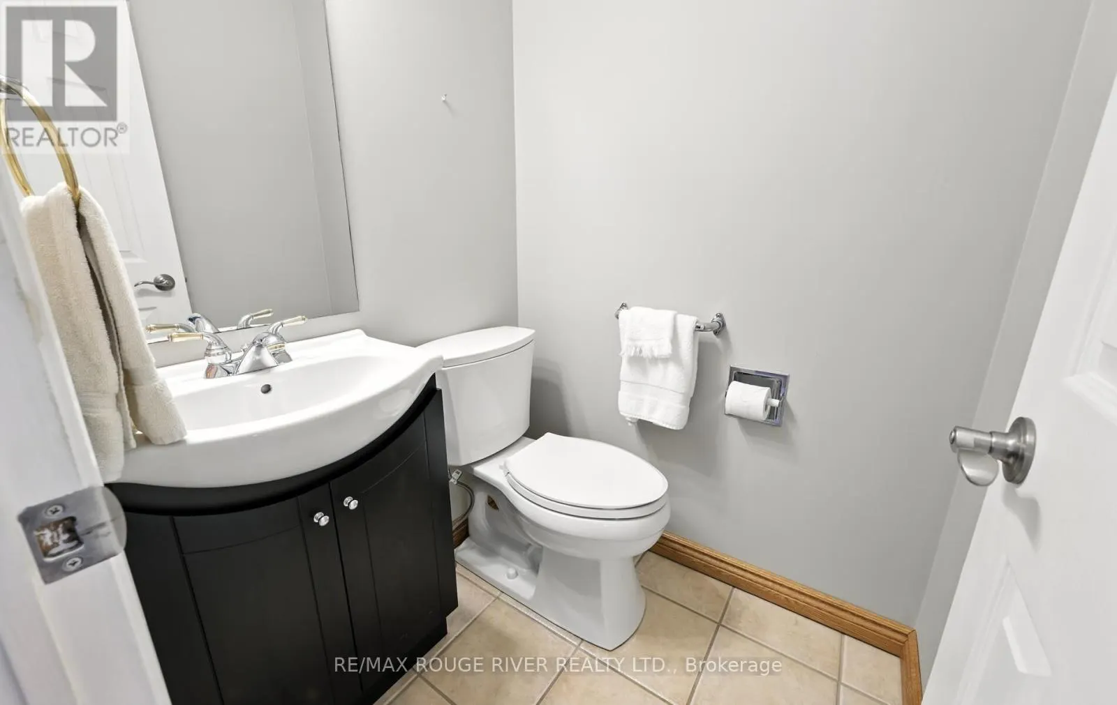 575 DUNROBIN COURT