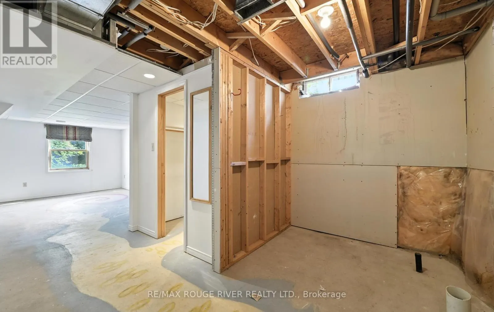 575 DUNROBIN COURT