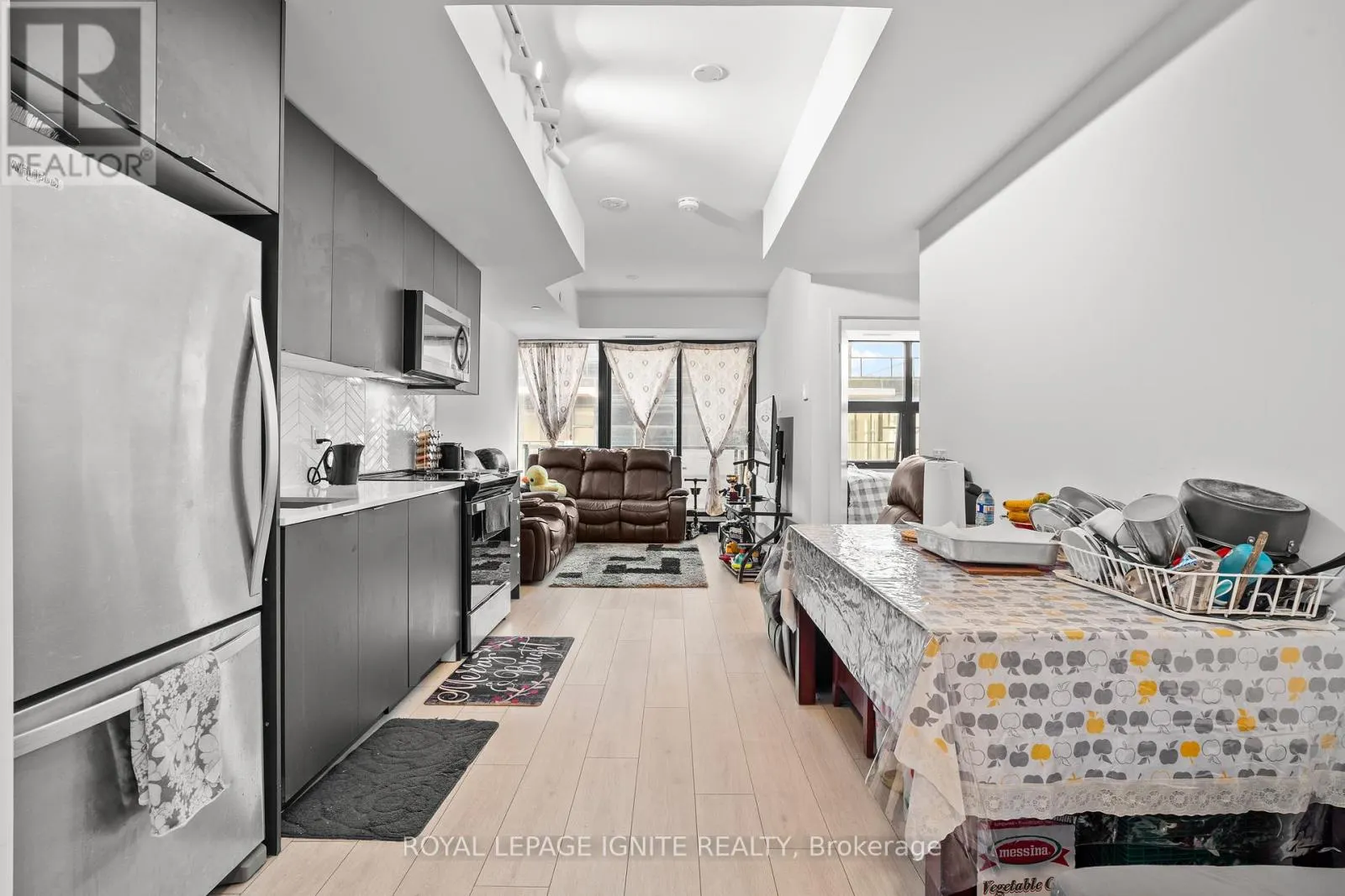 414 - 1604(B) CHARLES STREET