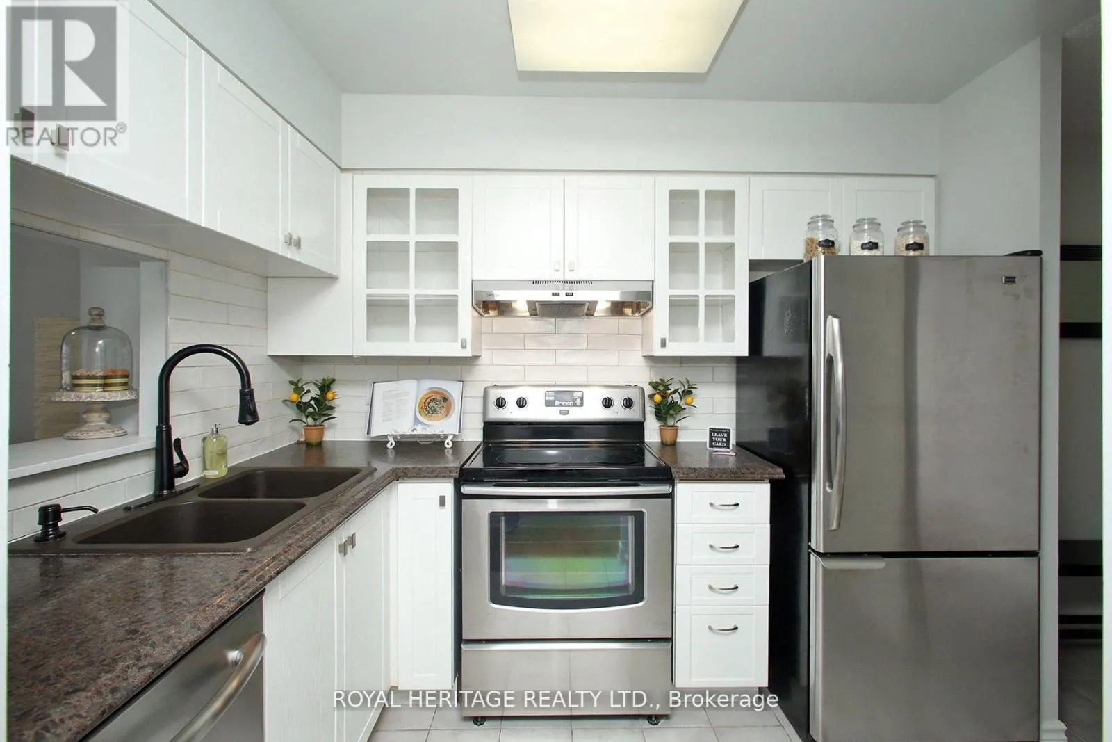 505 - 3231 EGLINTON AVENUE E