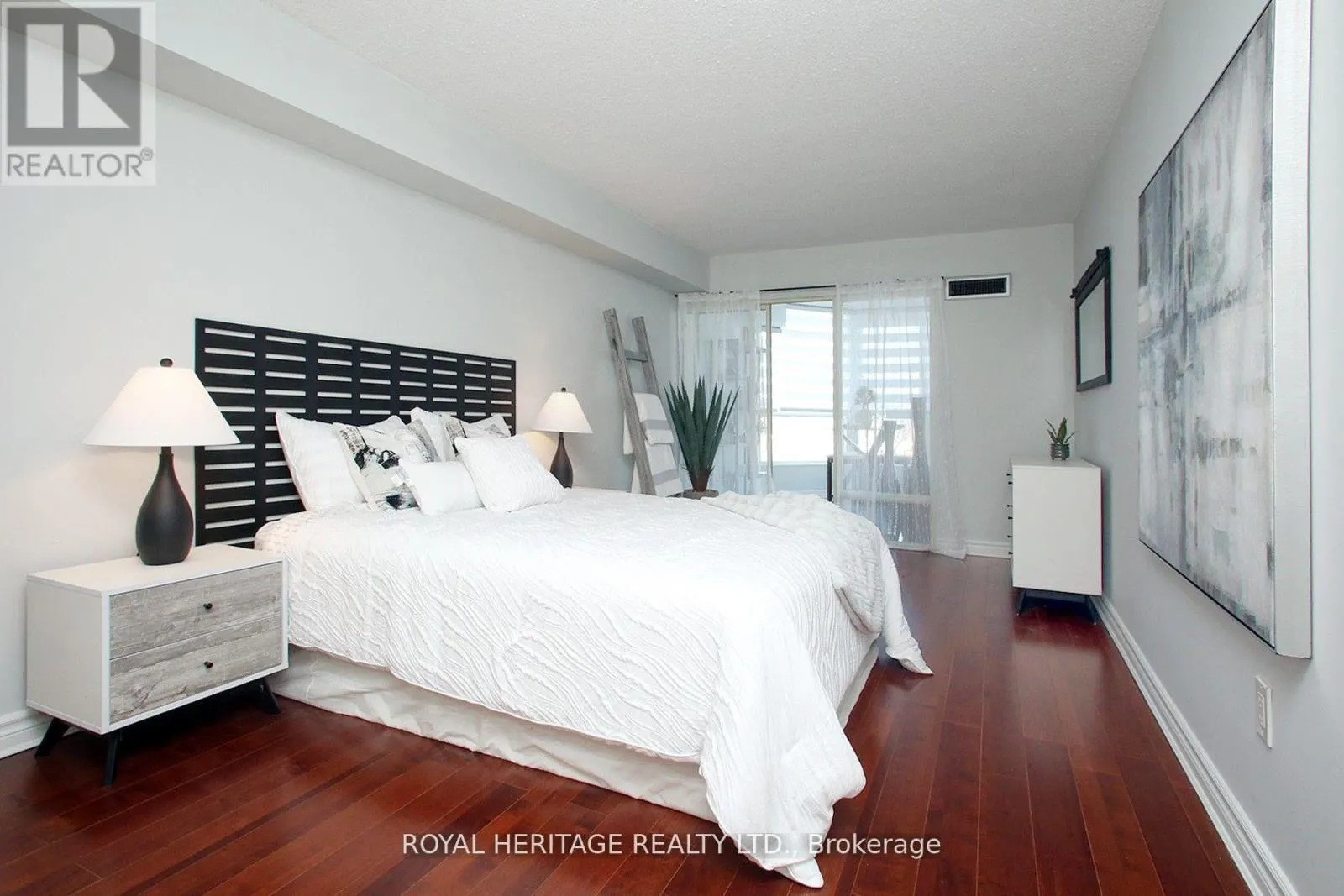 505 - 3231 EGLINTON AVENUE E