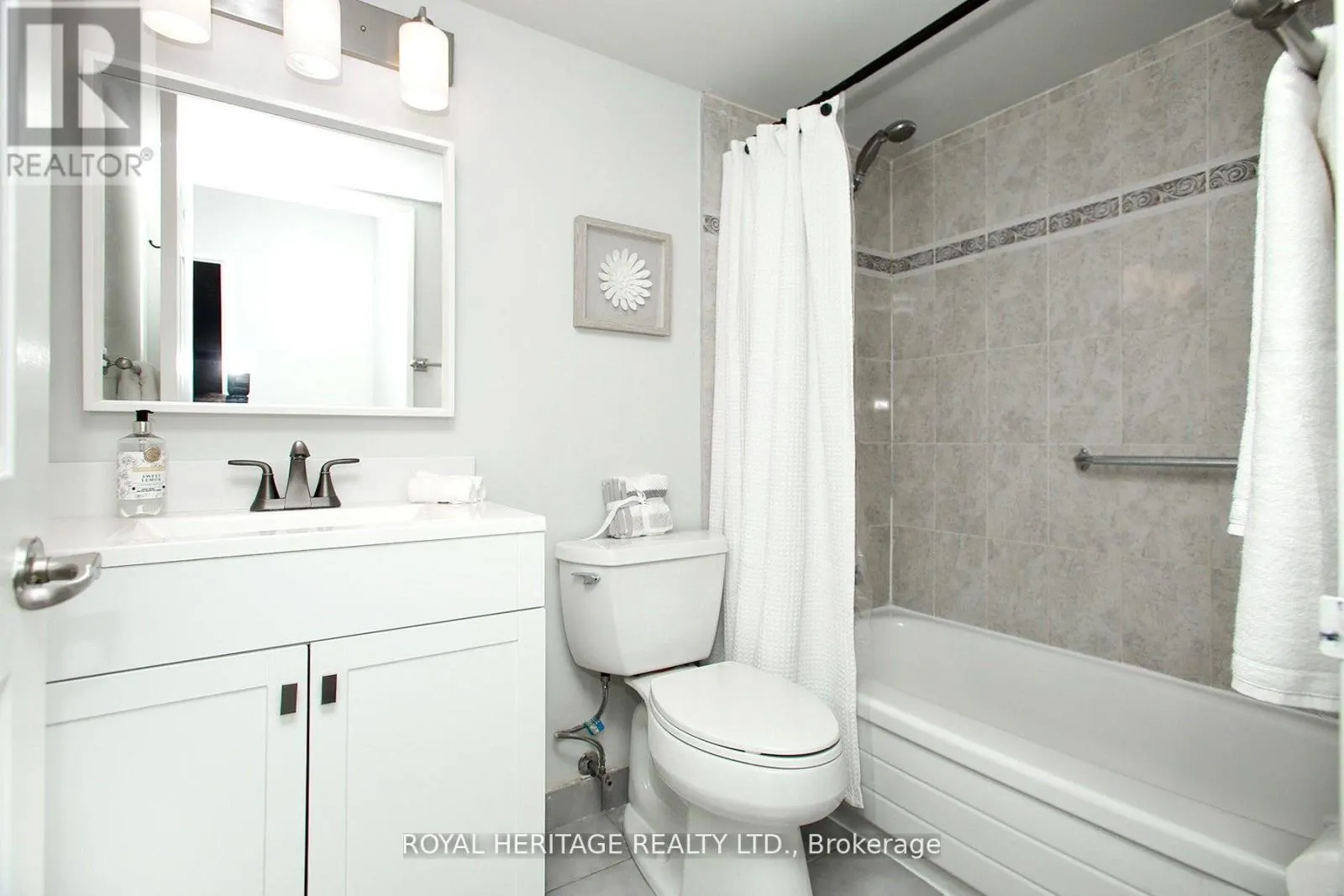 505 - 3231 EGLINTON AVENUE E