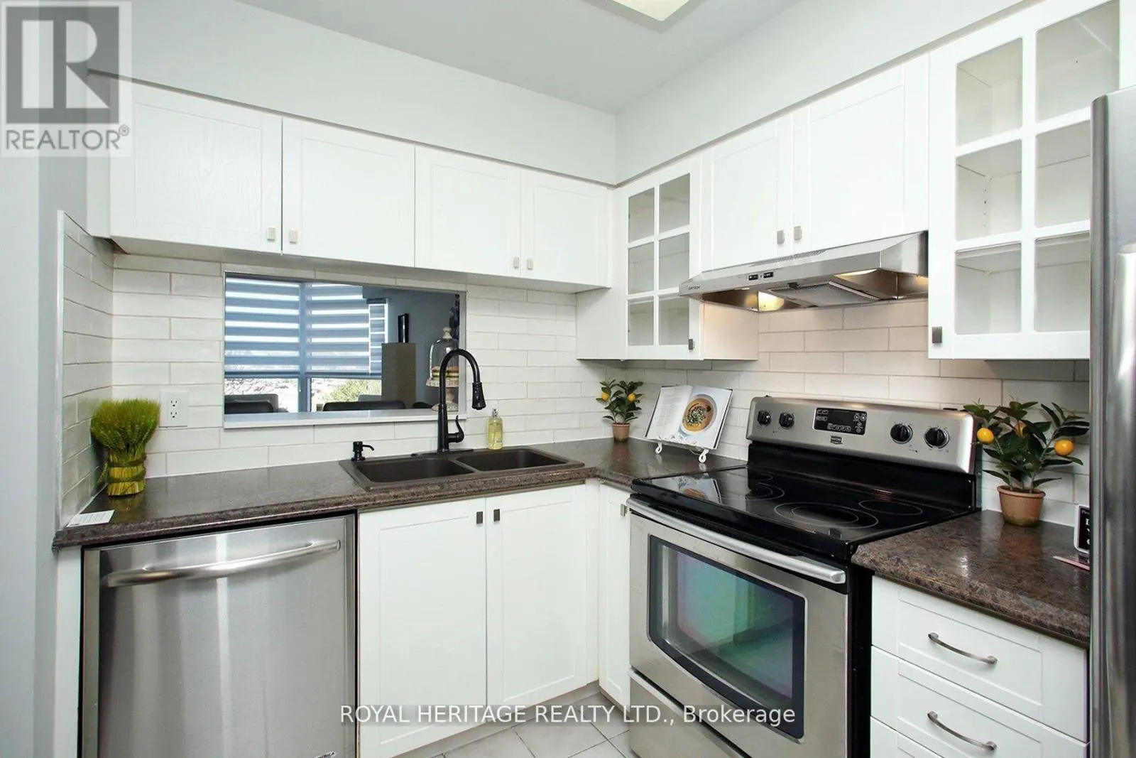 505 - 3231 EGLINTON AVENUE E