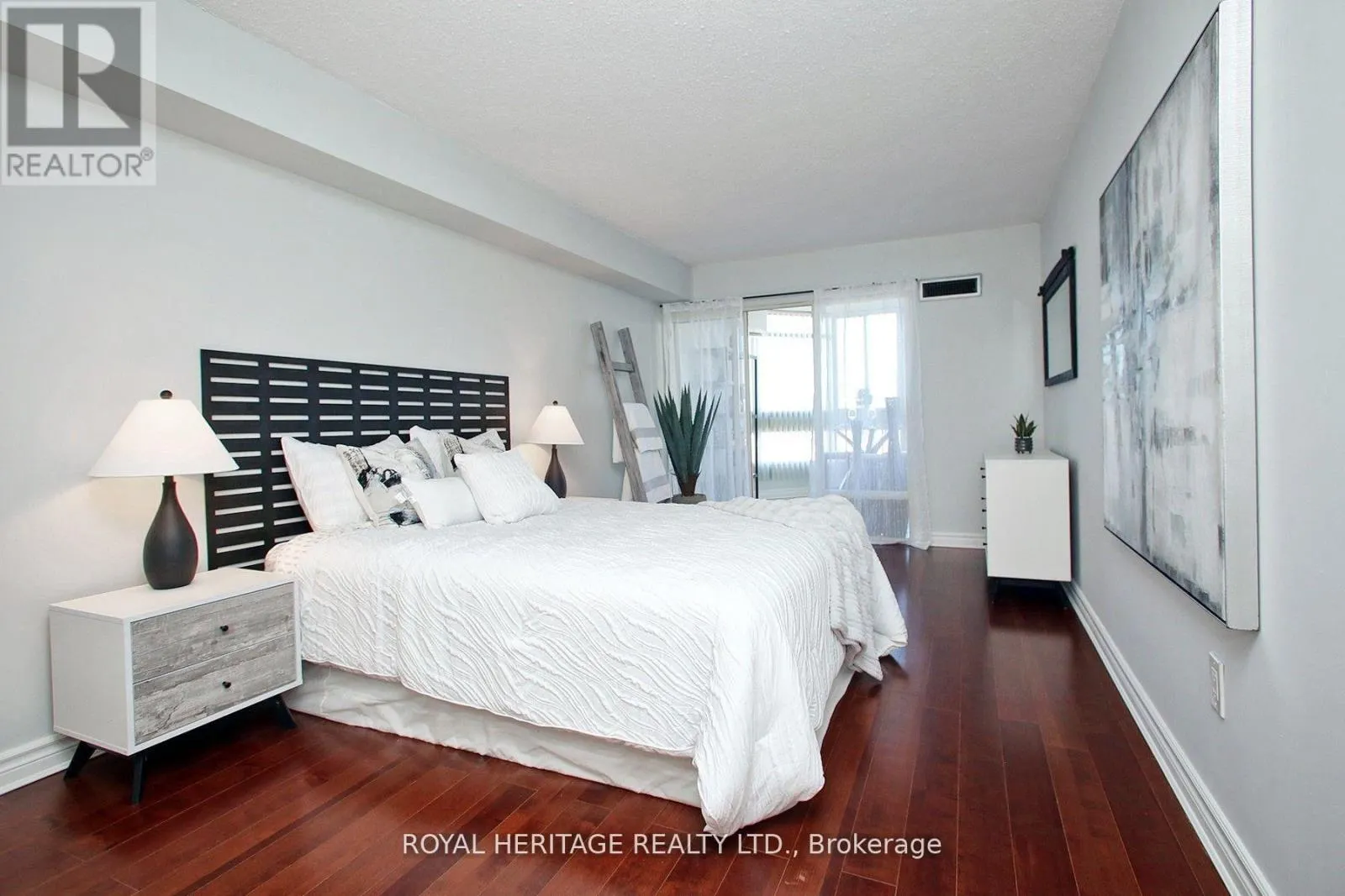505 - 3231 EGLINTON AVENUE E