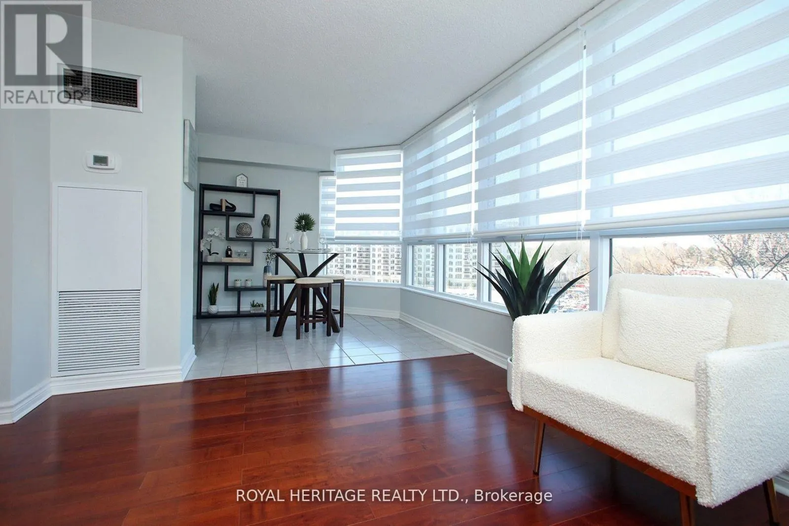 505 - 3231 EGLINTON AVENUE E