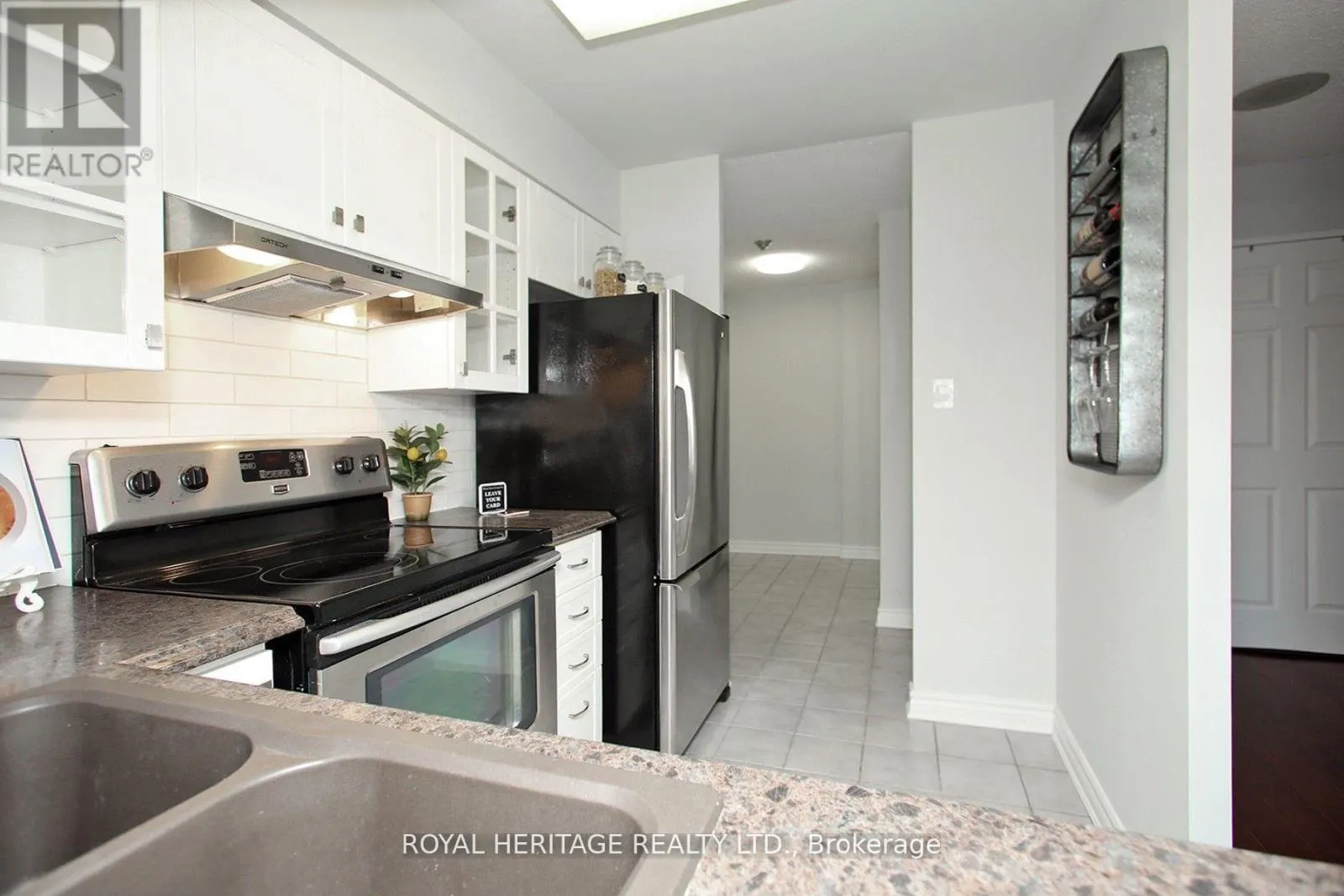505 - 3231 EGLINTON AVENUE E