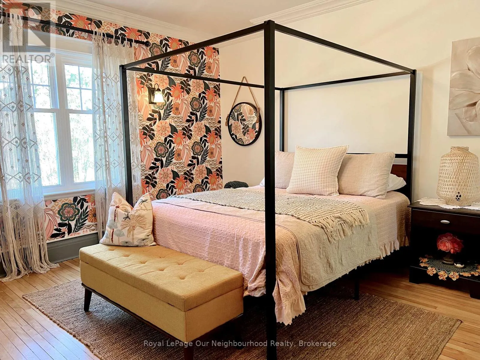 305 TRENT STREET W
