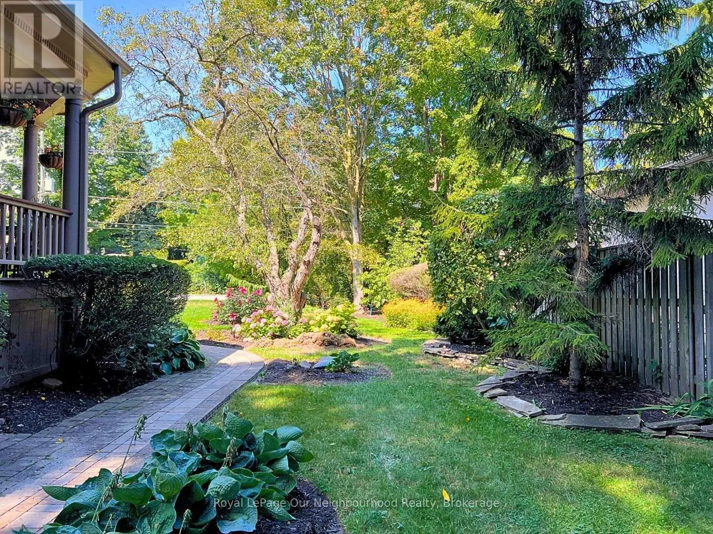 305 TRENT STREET W