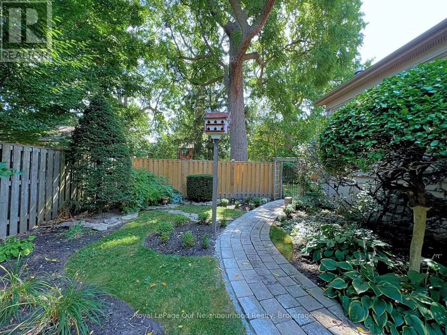 305 TRENT STREET W