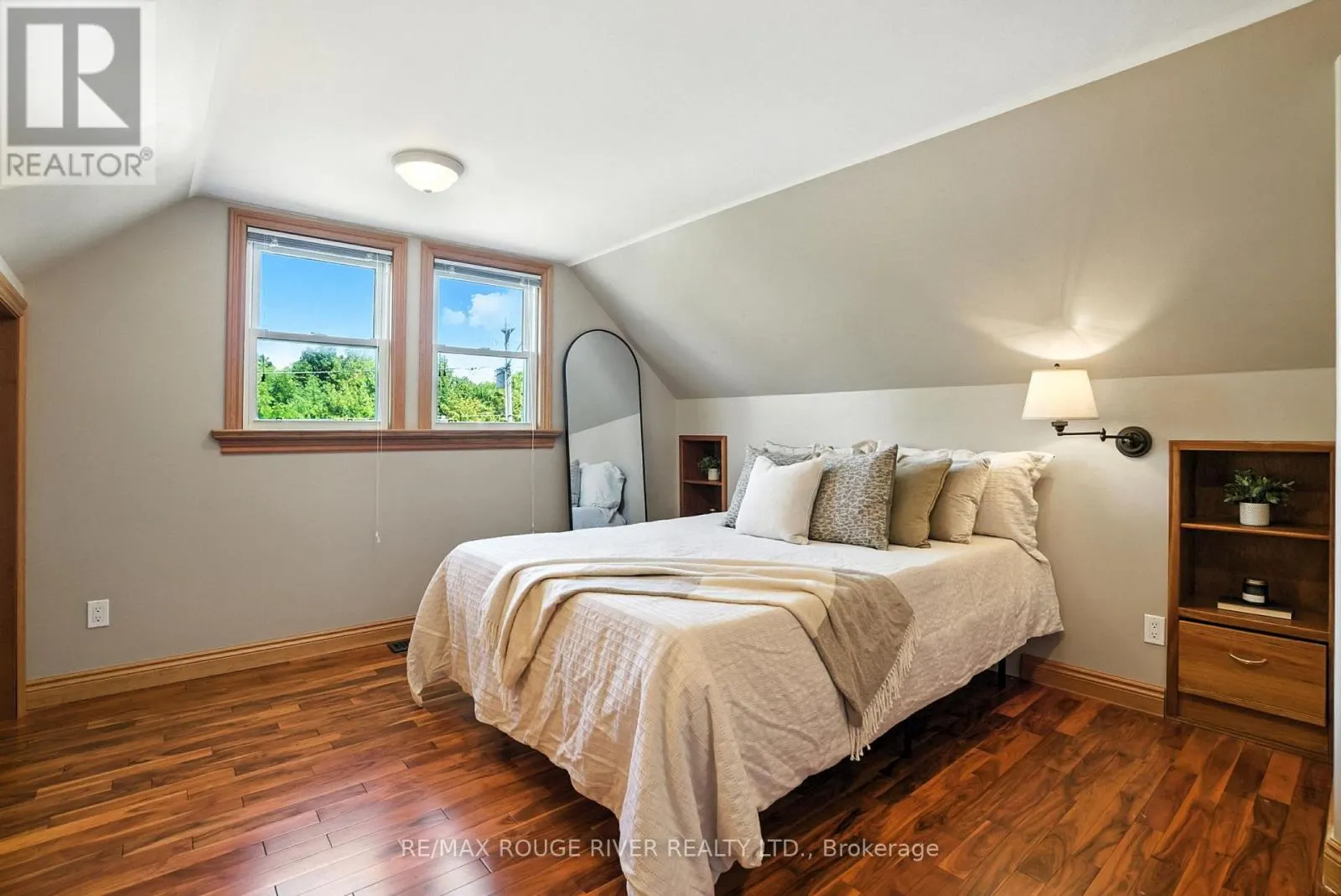67 ORCHARD VIEW BOULEVARD