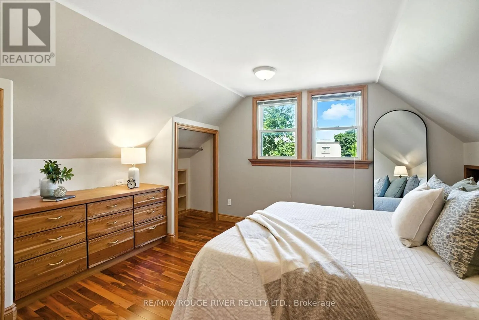 67 ORCHARD VIEW BOULEVARD
