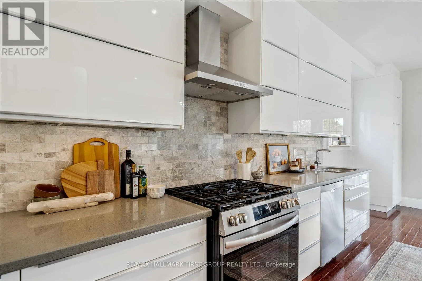 937 PICKERING BEACH ROAD