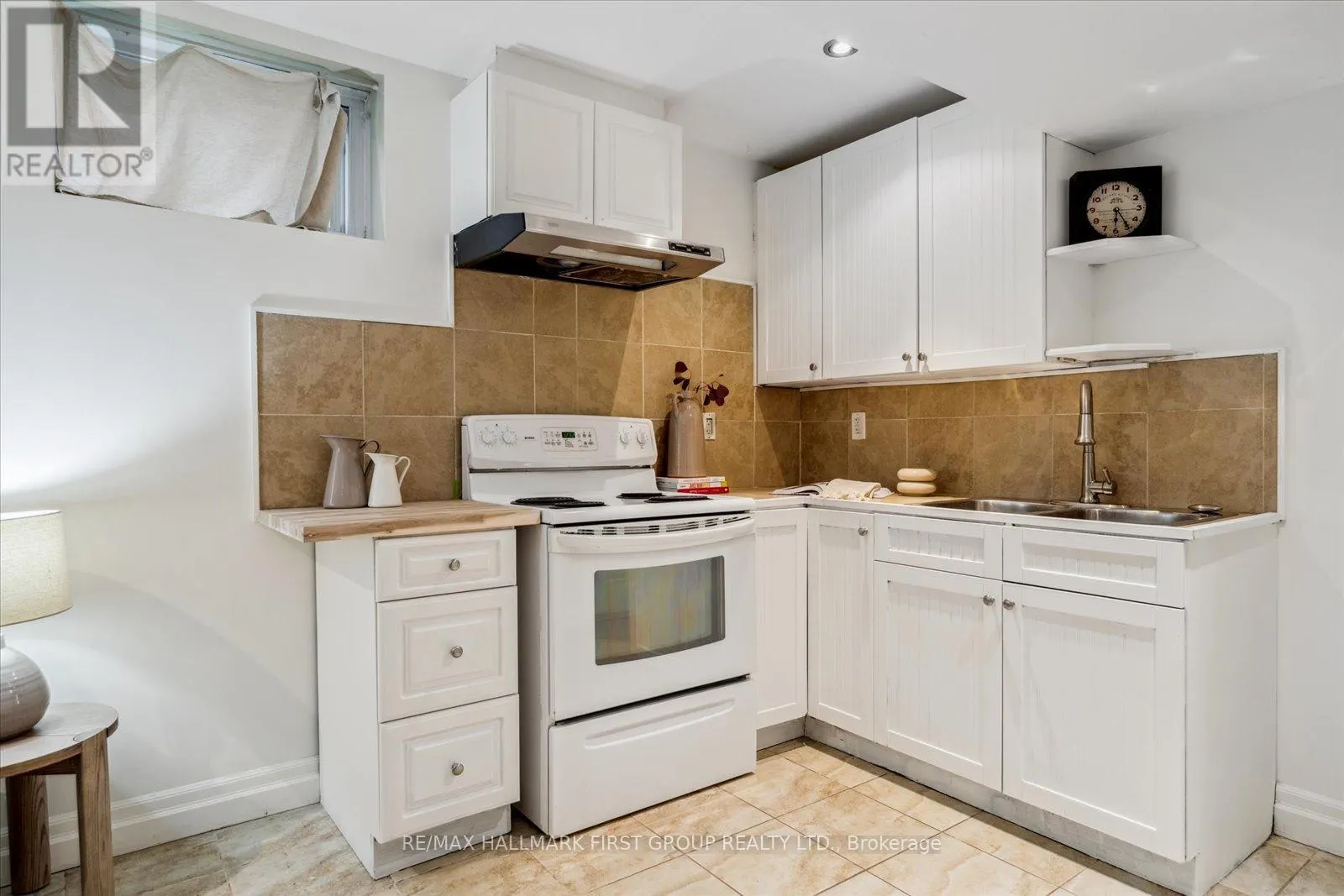 937 PICKERING BEACH ROAD