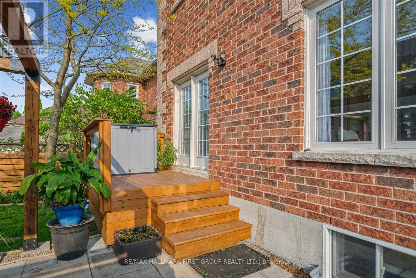 937 PICKERING BEACH ROAD