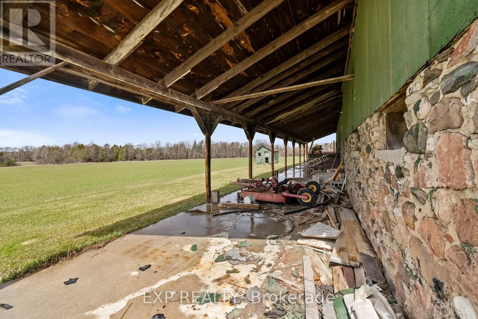 3070 TAUNTON ROAD E